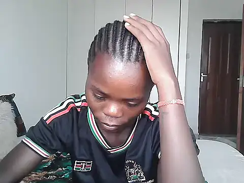 petiteebony_81 webcam