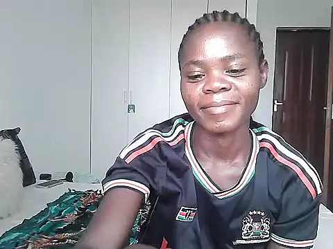 petiteebony_81 webcam