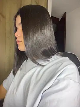 2angela_ (F teen) - zoom asshole