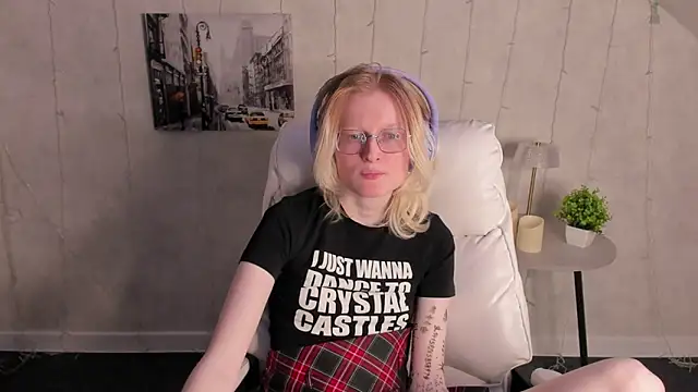 ElizabethHarpper webcam