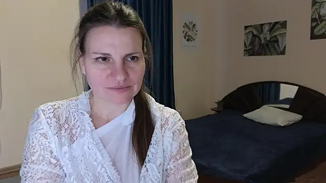 Mirabelle_Velvet webcam