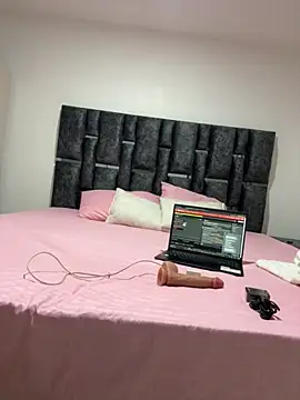 Webcam Model (Bella-kim-)  is live.Free join now!