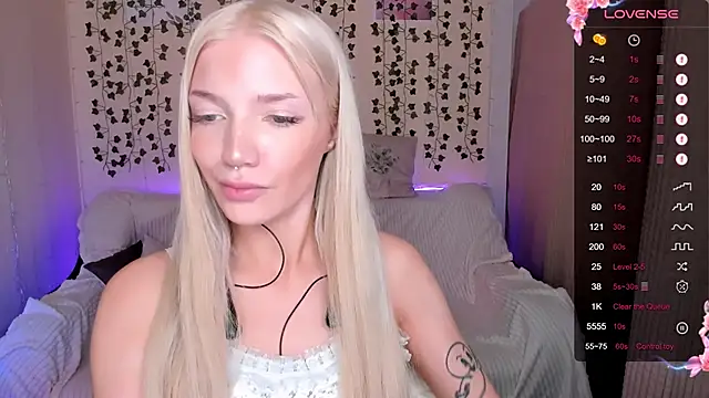 AnyaTaylor_ webcam