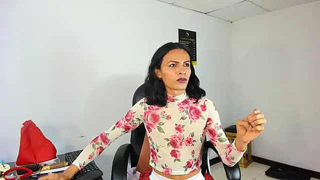 Aisha_hotts777 webcam