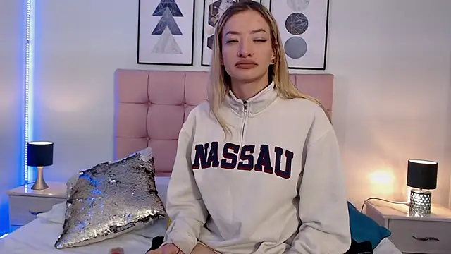 zoe_jones13 webcam stripchat model stream image