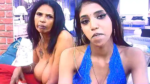 IndianSexySlender webcam