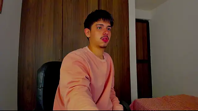 Maximo_Miller webcam