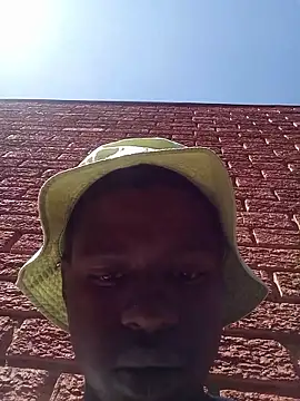 younggblackkCOCK19 webcam