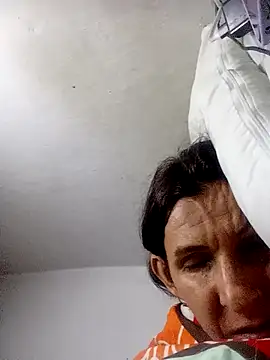 Cameron_puppy webcam