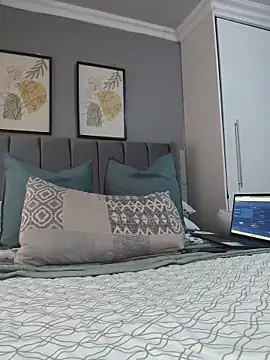 zee_online (F young) - Shower show