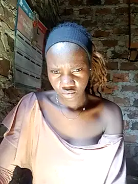 Black_juicy24 webcam