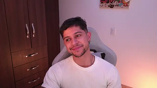 Live sex cam di domsantiago_