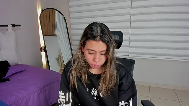 Rachell_criss webcam