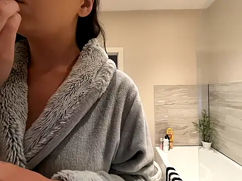 francescaxo (F young) - Morning 🤪 warm me uppppp