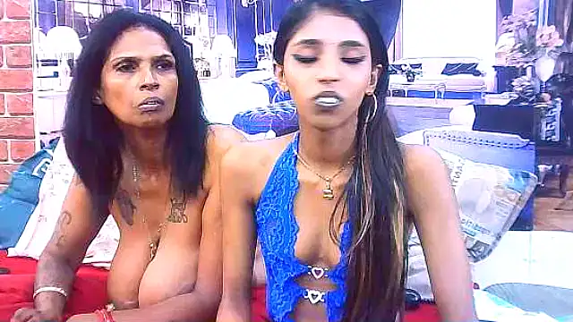 IndianSexySlender webcam