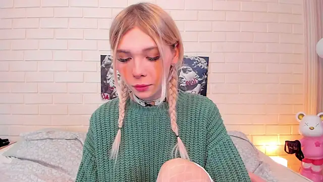 Blondy_Fina webcam