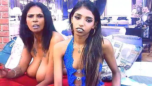 IndianSexySlender webcam