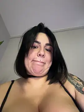 SwittieKendra webcam