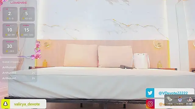 valirya_devote webcam