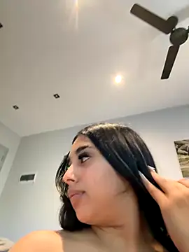 Webcam Model (LilMisIndianx)  is live.Free join now!