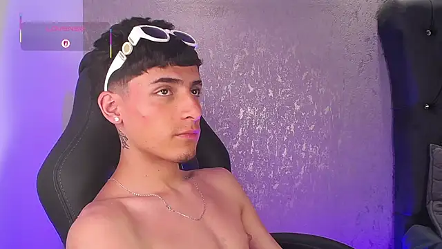mateomitchell (M twink) - whip cock x4 🍆🍆
