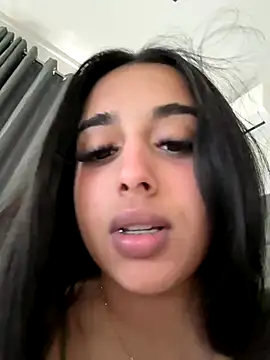 LilMisIndianx webcam