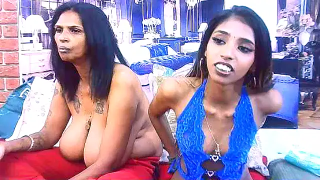 IndianSexySlender webcam