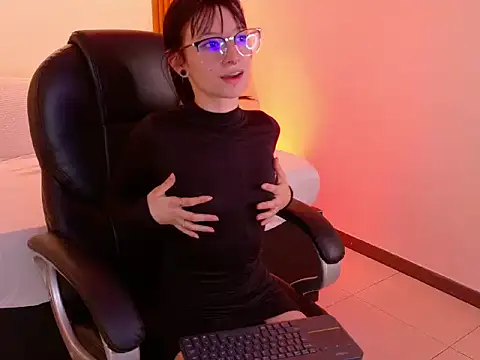 LaadyScarlett webcam