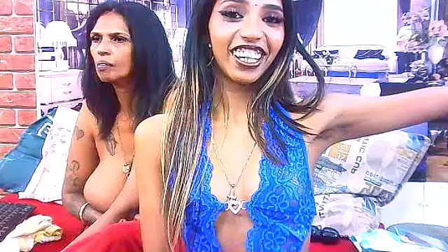 IndianSexySlender webcam