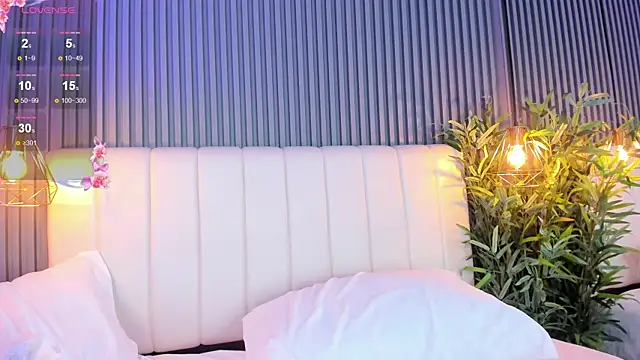 VioletthaRous webcam