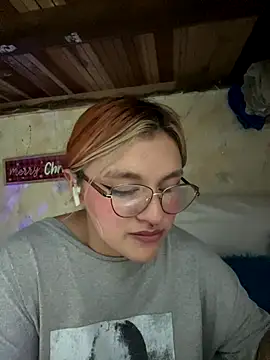 Sophia_Weest99 webcam