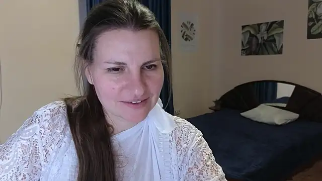 Mirabelle_Velvet webcam