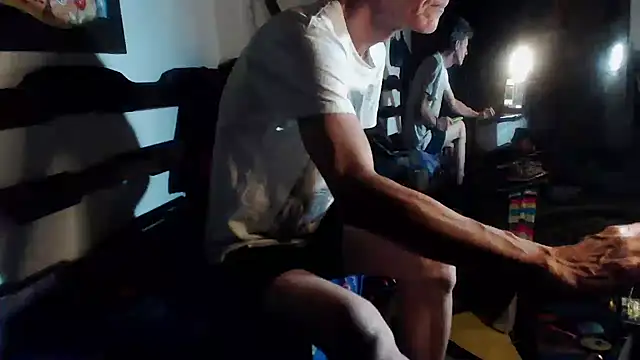 laye19 - Laye19's free webcam - UK Sex Cams