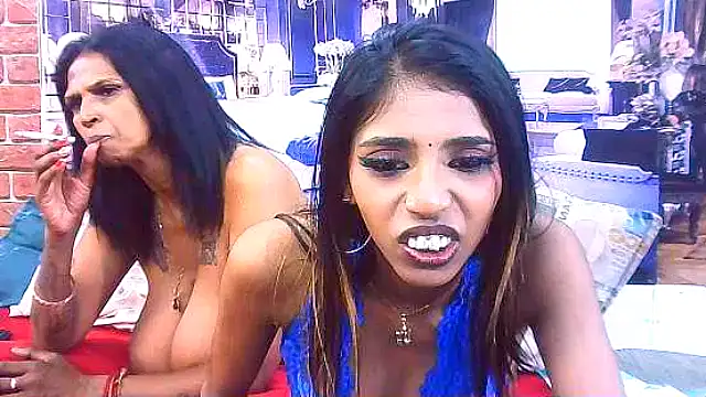 IndianSexySlender webcam