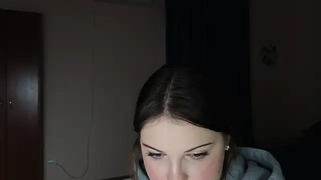 Mirabelle_Velvet webcam