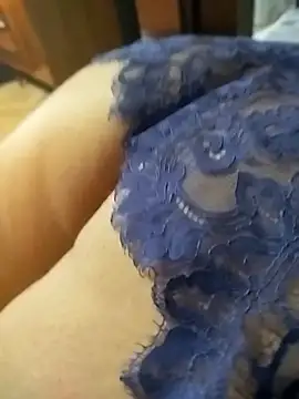 MadaamJizz_DickLewd webcam