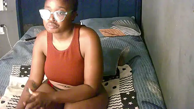 FREAKBARBIE02 webcam