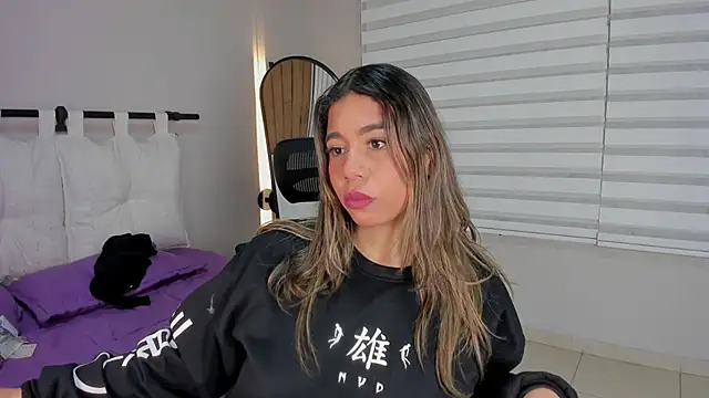 Rachell_criss webcam