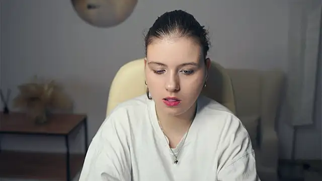 NovellaArjune webcam