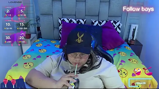 evelin_zaens - Evelin_zaens's free webcam - UK Sex Cams