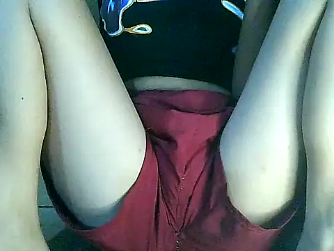 PinaySkinnyGirl webcam