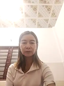 Sexy-ladyboobs20 webcam