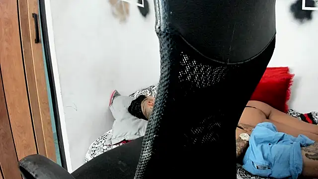 YuleimysAndAlex webcam