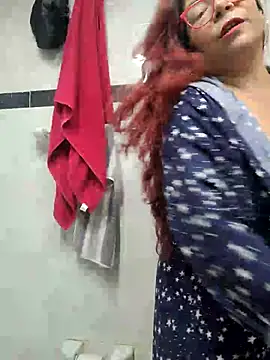 Scarlet_curly webcam