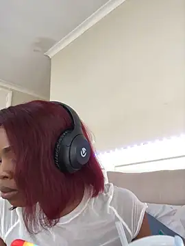 LuciousLips96 webcam