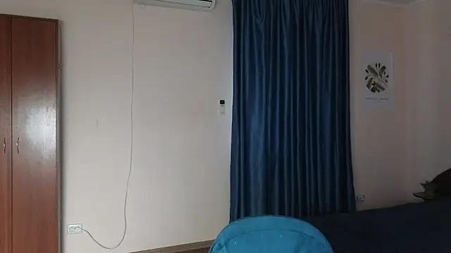 Mirabelle_Velvet webcam