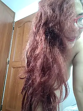 Scarlet_curly webcam