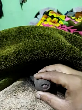 playboy_139 (M young) - Buy a laptop