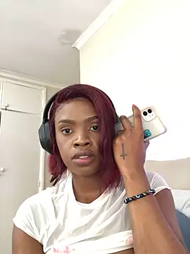 LuciousLips96 webcam