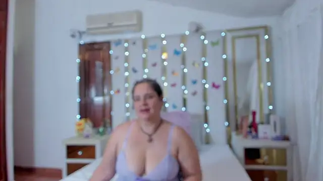 AnyelaGitanaMature webcam